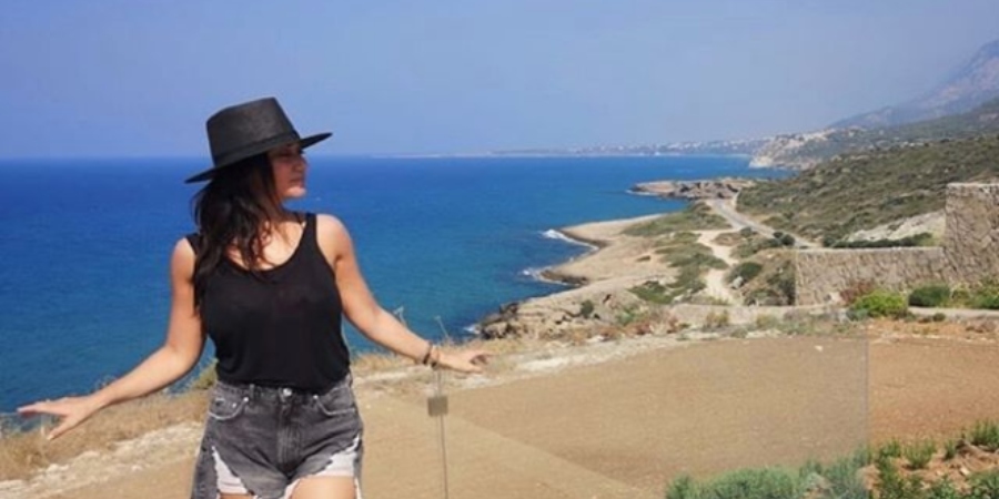 Μοιράζει εγκεφαλικά η Κύπρια ηθοποιός με τους κοιλιακούς της – ΦΩΤΟΓΡΑΦΙΑ